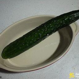 孕早期吃脆瓜,营养美味两不误